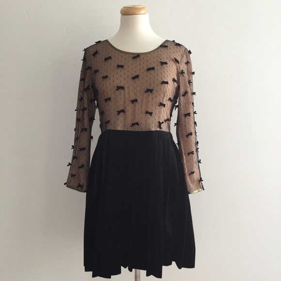 To Be Adored Abi Velvet Bow Dress - Picture 2 of 8